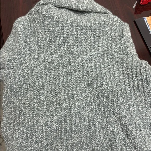 Express Turtleneck Sweater - Picture 3 of 7